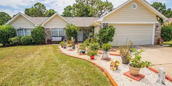 9009 Cayman Ln