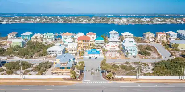 433 Gulfview Ln