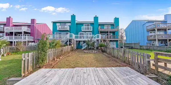 3220 Quietwater Ln