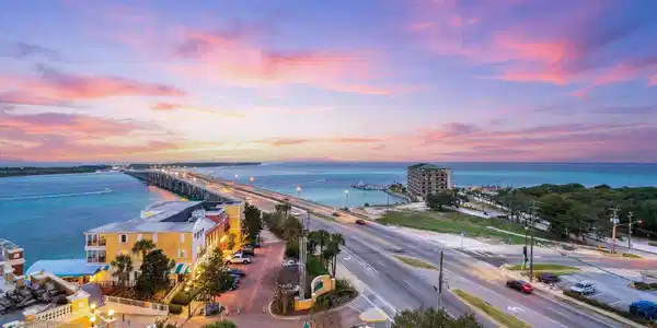 10 Harbor Blvd