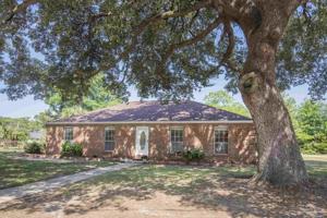 4751 Livingston Dr
