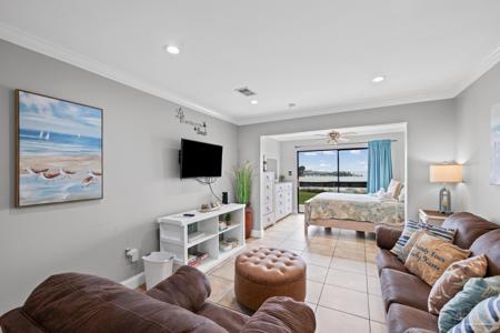 7453 Sunset Harbor Dr
