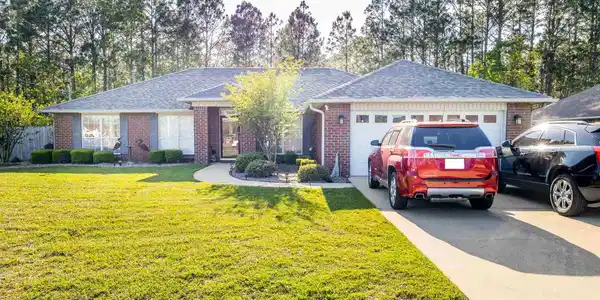585 Riola Pl