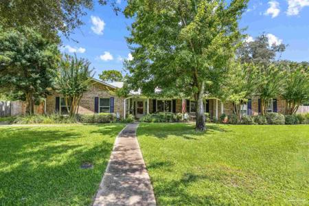 424 Dracena Way