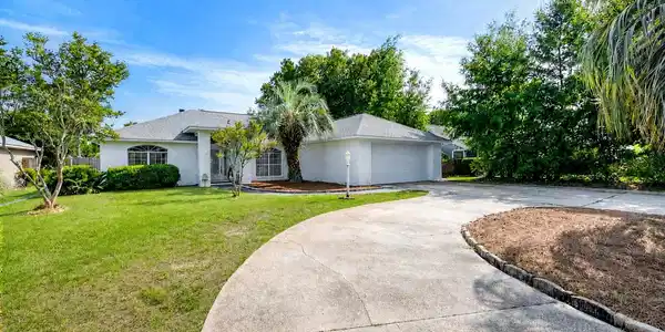3479 Willow Ln