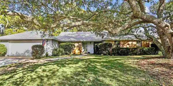1328 Tiger Ln