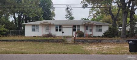 3104 - 3106 Desoto St
