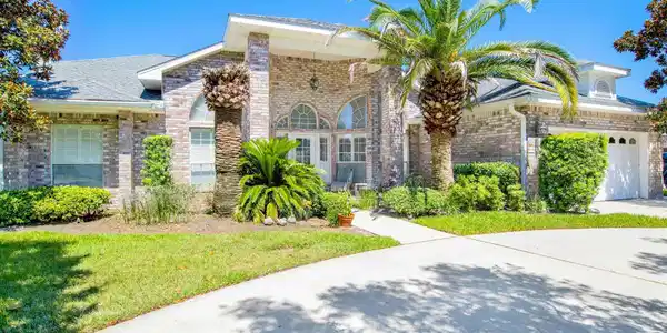 5514 Navaho Dr