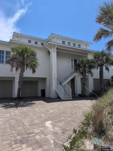 236 Ariola Dr