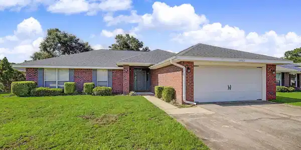 6952 Hardwood Ct