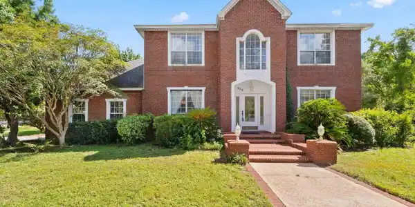 408 Emerald Ct