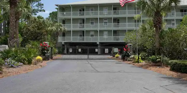 4060 Indigo Dr