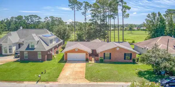 19 Arapaho Dr
