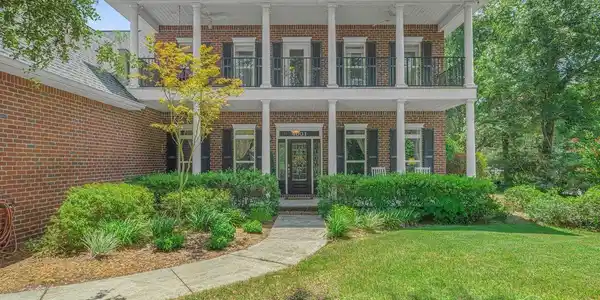 4001 Bay Pointe Dr