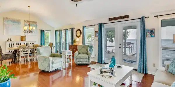 1253 La Paz St