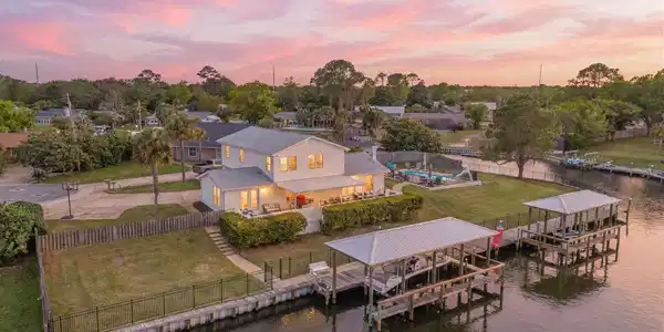 1044 Aquamarine Dr