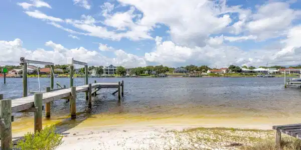 14076 Waterview Dr