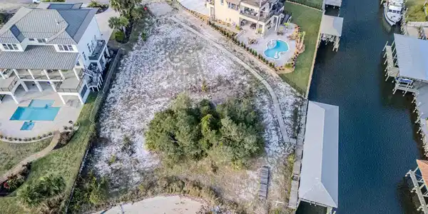 1098 Seabreeze Ln