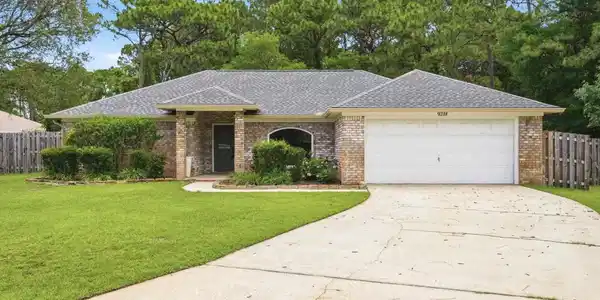 9318 Lucian Ct
