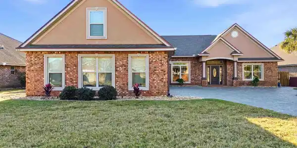 1689 Woodlawn Way