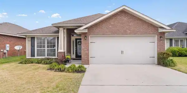 9561 Laramie Dr