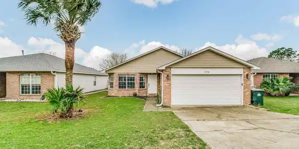 376 Mizzen Ln