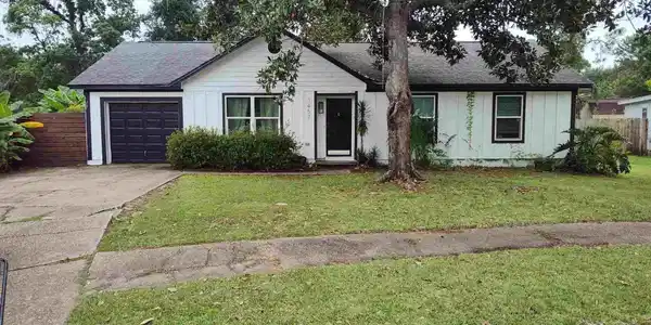 1457 Sanibel Ln