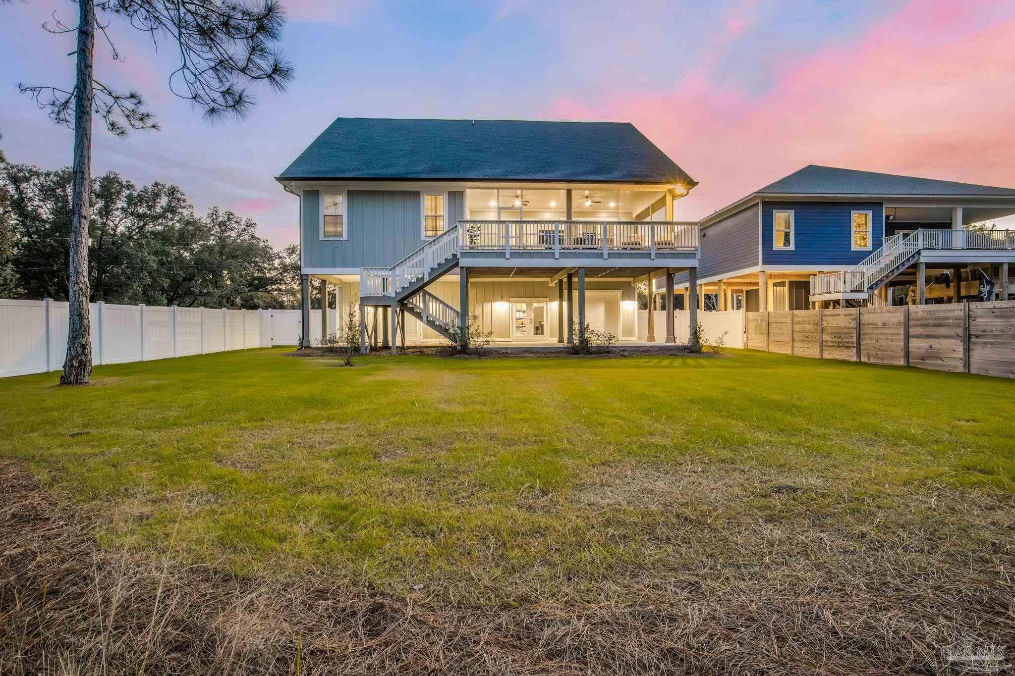 Image 3: Exterior Elevation Back