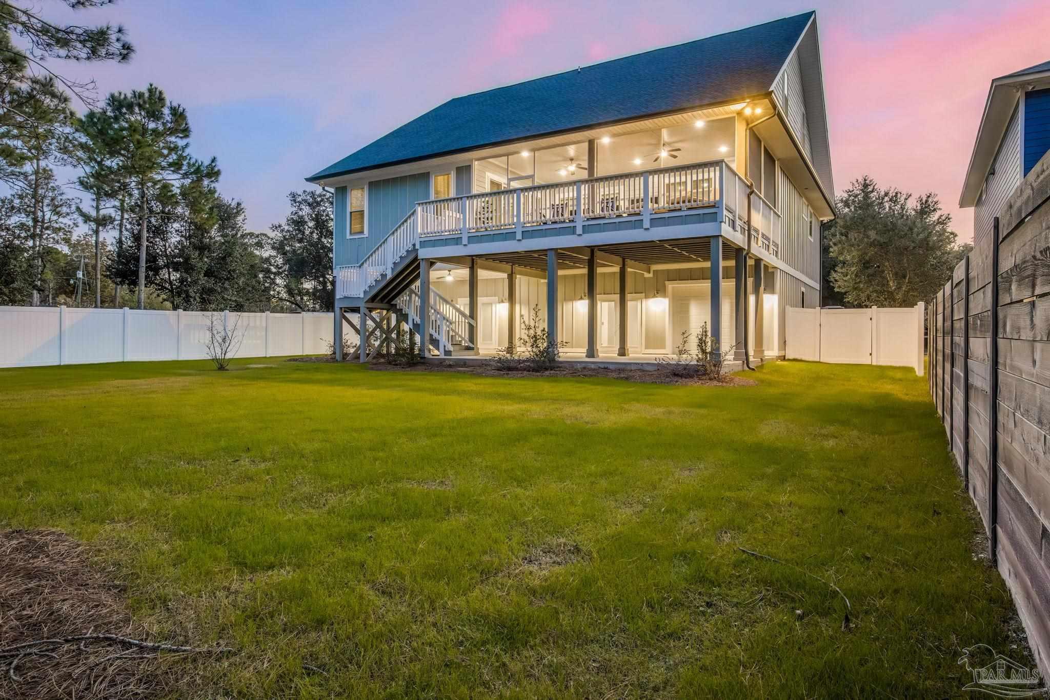 Image 4: Exterior Elevation Back Corner