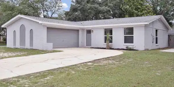 1378 Harvard Dr