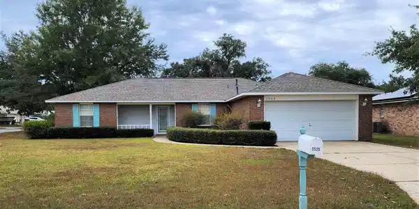 1525 Oakleigh Ct