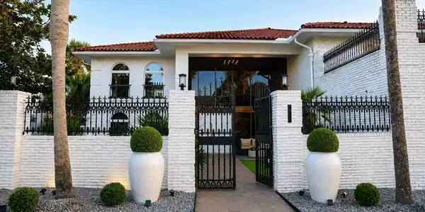 5089 Shoshone Dr