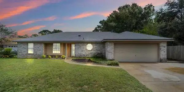 11120 Pine Hill Dr
