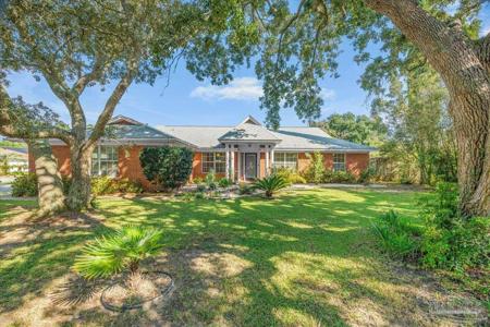 404 Bay Oaks Dr
