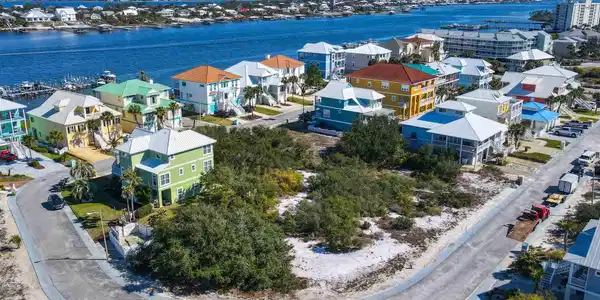 330 Gulfview Ln