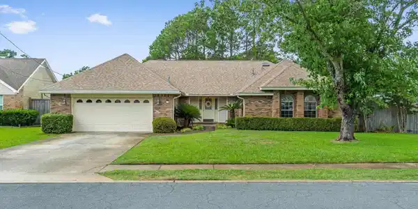 531 E Timberlake Dr