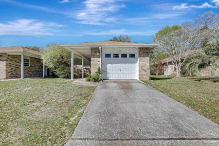 6890 Kapok Dr