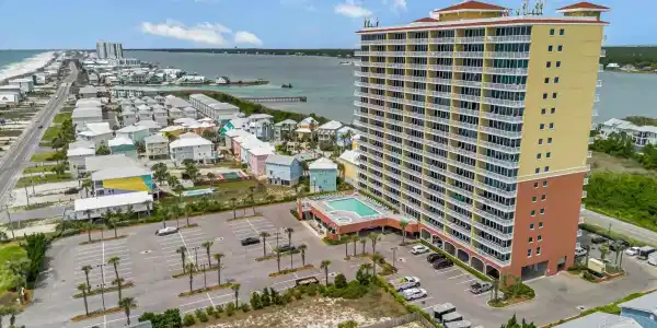 1524 West Beach Blvd