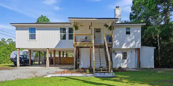 5804 Shady Bayou Ln