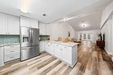 6885 Kapok Dr