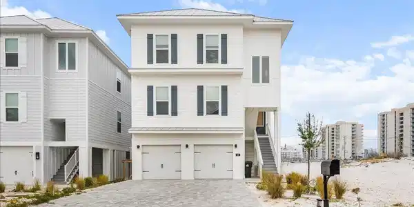 216 Clipper Dr