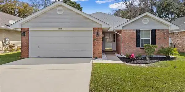 1710 Ivalea Cir