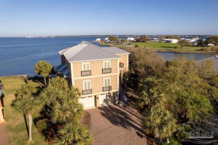 106 Matamoros Dr