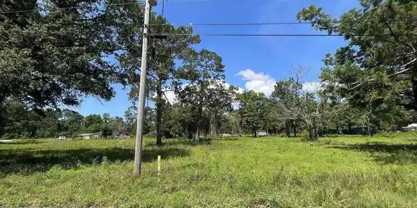 000 Burns Ave