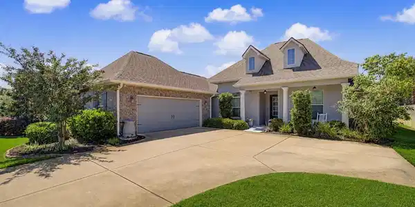 4728 Foxtail Palm Dr