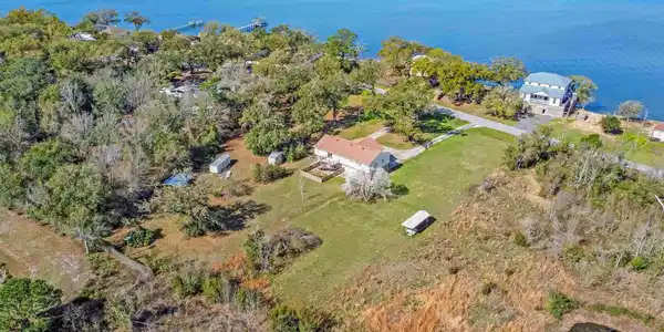 302 S Garcon Point Rd