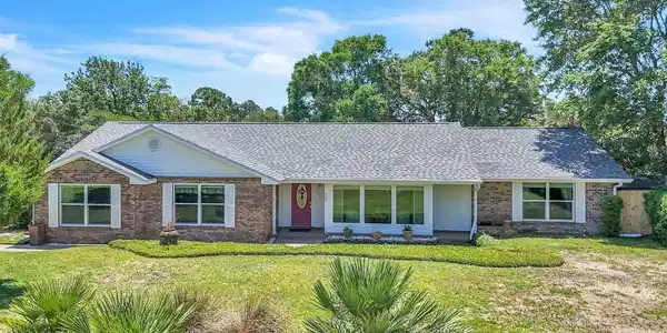209 Shoreline Dr