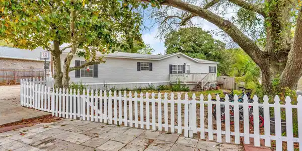 512 Friendship Rd