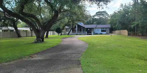 1090 Perdido Manor Dr