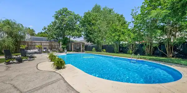 3900 E Tiger Point Blvd